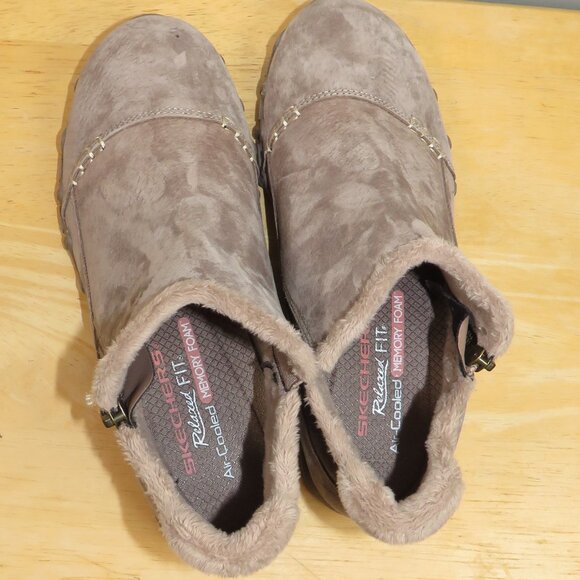 Skechers Earthy Chic Relaxed Fit Suede Biker Boots Mushroom Size 6 Faux Fur - Picture 6 of 7